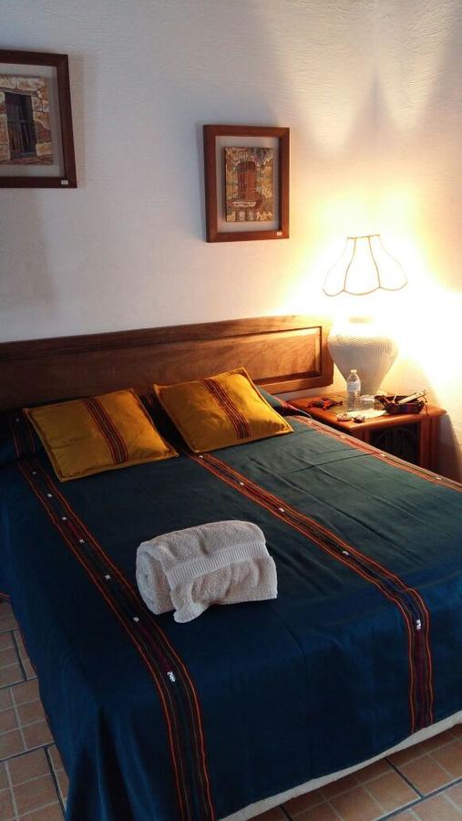 Hostal Casa Del Artista & Galeria Антигуа-Гватемала Экстерьер фото